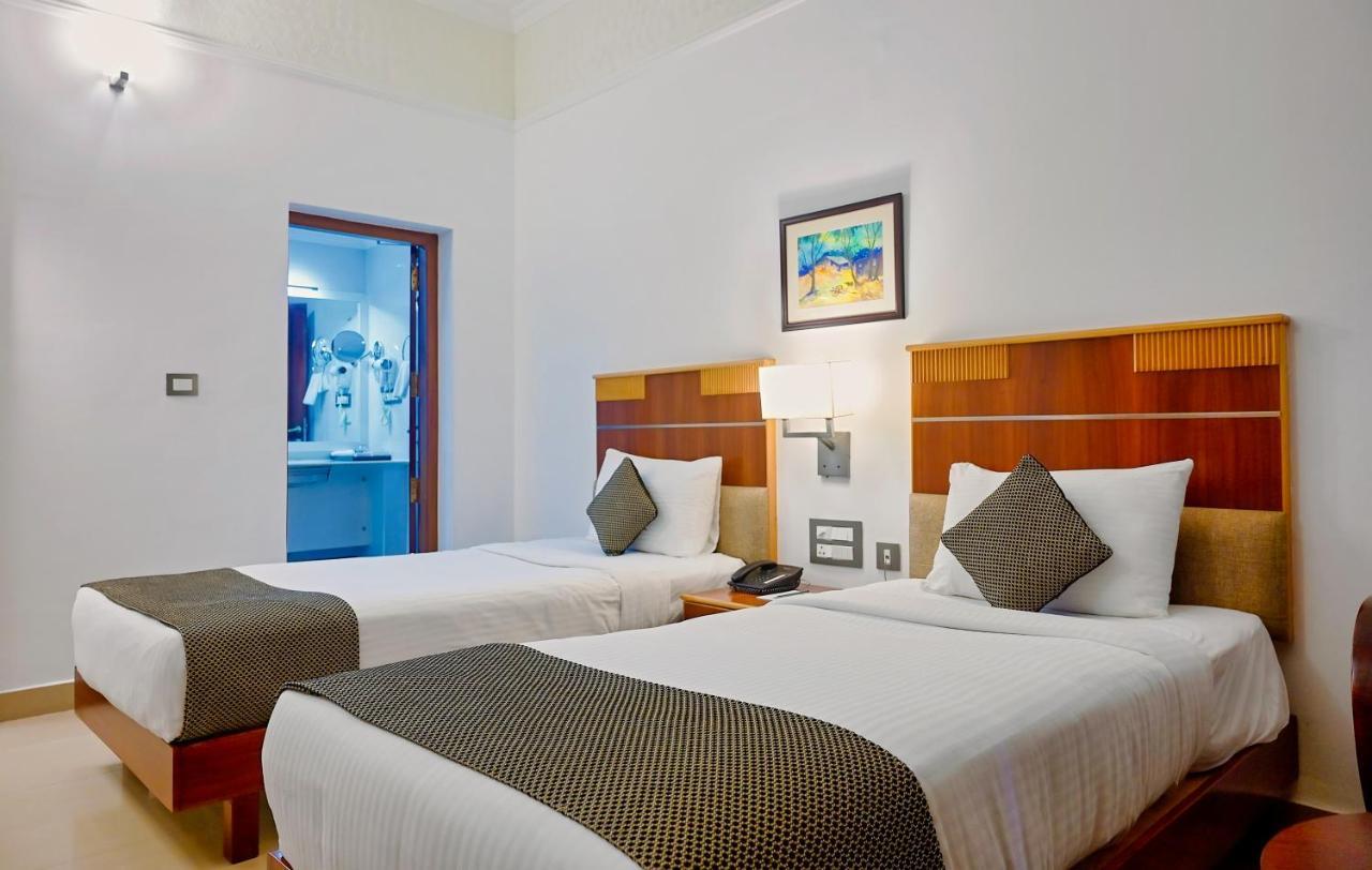 Contour Backwaters Hotel Resort & Convention Centre Rāmankari Extérieur photo