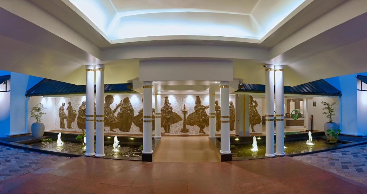 Contour Backwaters Hotel Resort & Convention Centre Rāmankari Extérieur photo