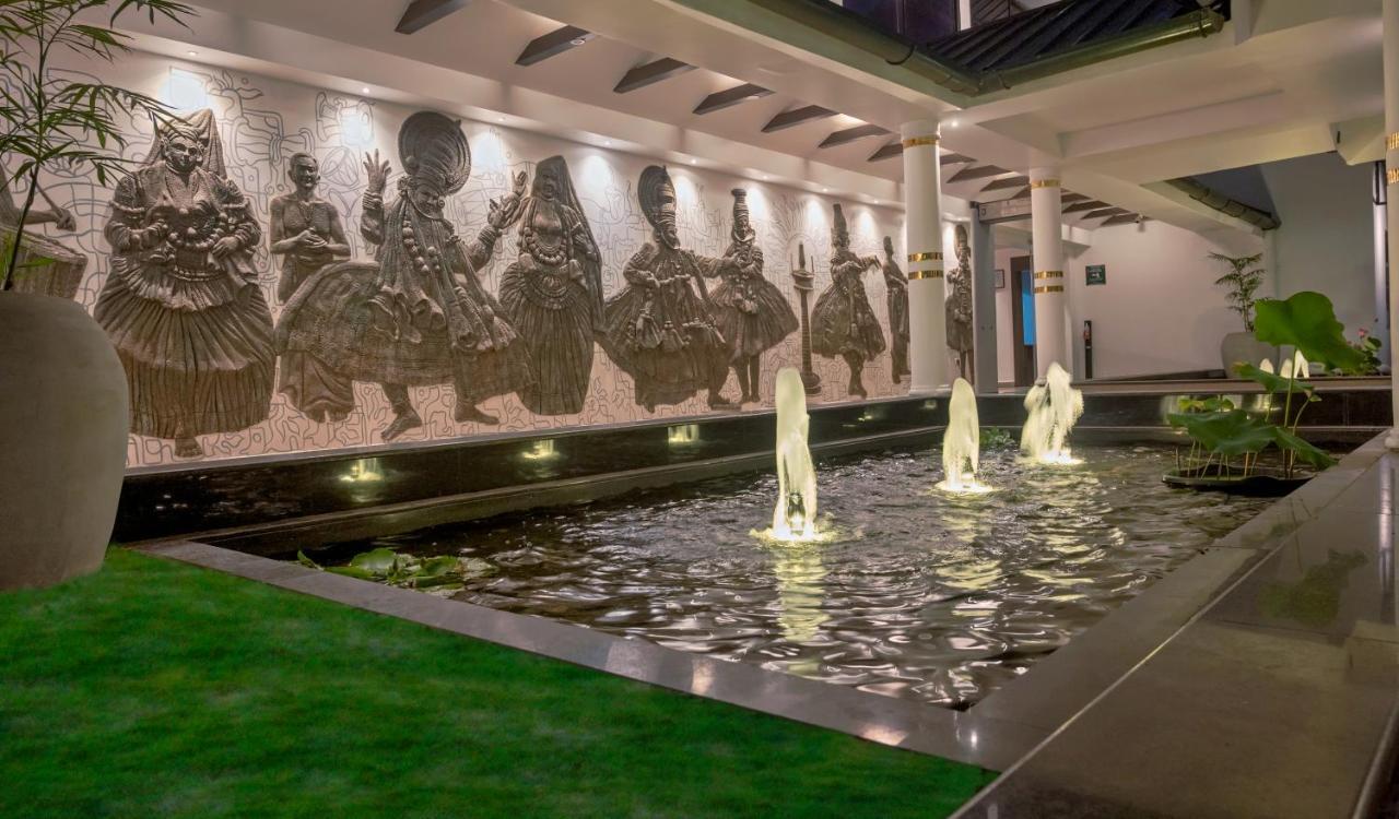 Contour Backwaters Hotel Resort & Convention Centre Rāmankari Extérieur photo