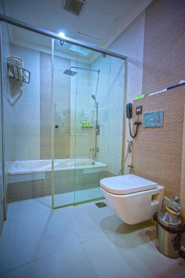 Contour Backwaters Hotel Resort & Convention Centre Rāmankari Extérieur photo