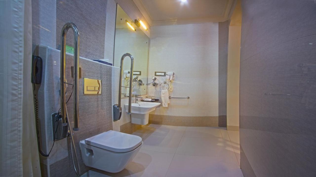 Contour Backwaters Hotel Resort & Convention Centre Rāmankari Extérieur photo